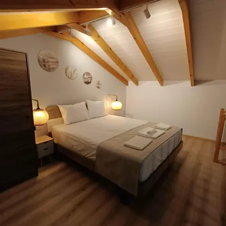 Peaceful Loft Retreat With Modern Design *