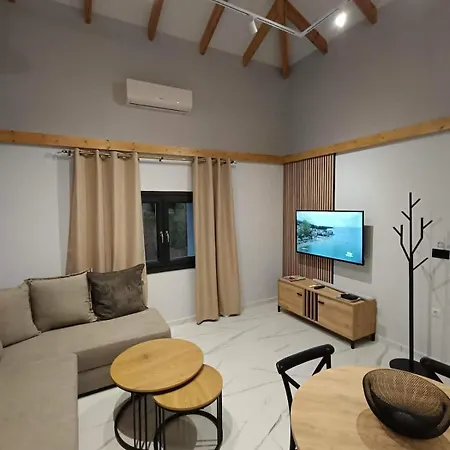 Peaceful Loft Retreat With Modern Design *